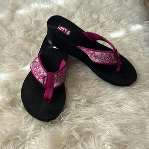 TEVA Mush wedge flip flops BRAND NEW WITHOUT TAGS  size 6.5 Women’s